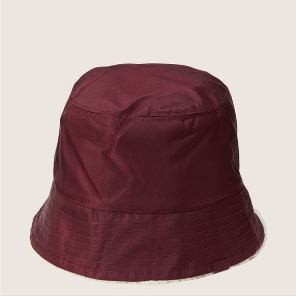 🆕️Vs Pink reversible Bucket hat burgundy/cream sherpa 💜 😍 - Picture 2 of 4